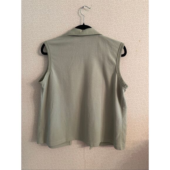 Sage green vest with pockets - Picture 5 of 5
